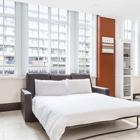 Club Living - Barbican Apartments London Bagian luar foto