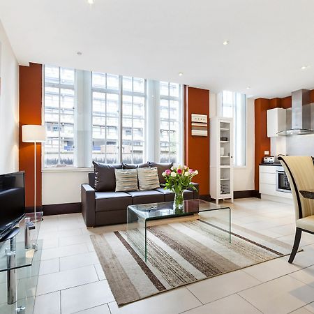 Club Living - Barbican Apartments London Bagian luar foto