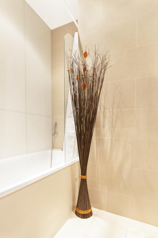 Club Living - Barbican Apartments London Bagian luar foto