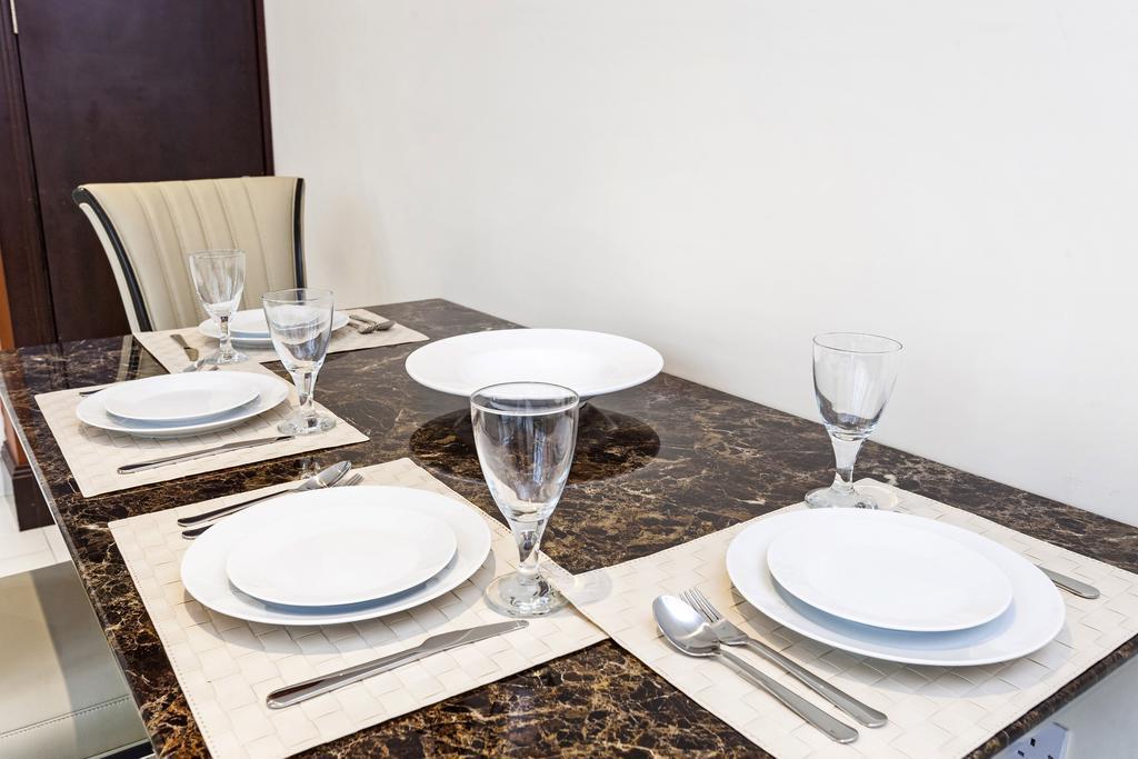 Club Living - Barbican Apartments London Bagian luar foto