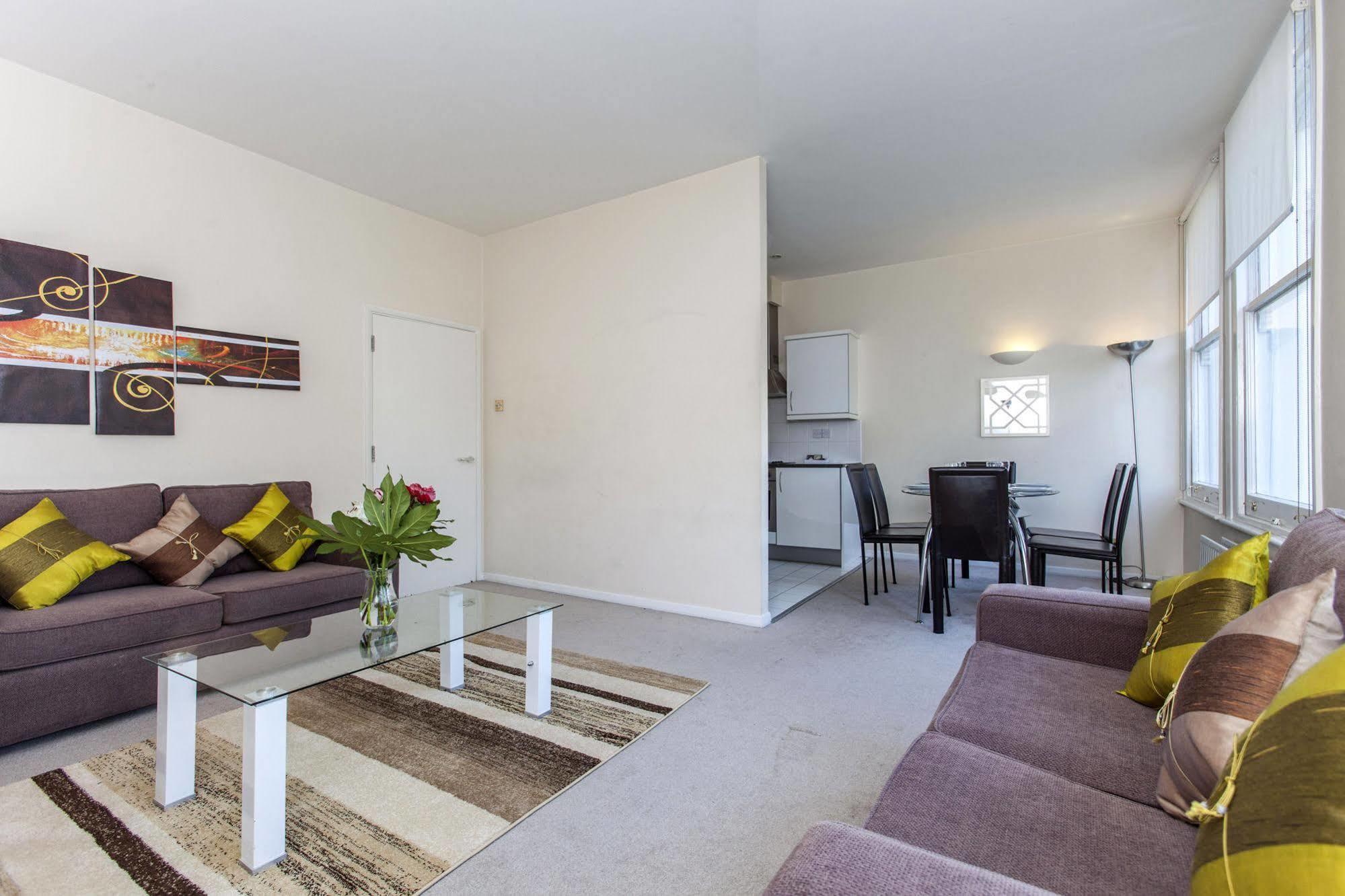 Club Living - Barbican Apartments London Bagian luar foto